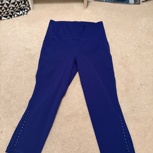 Lululemon Fast & Free Crop, 19”, size 8 - Picture 2 of 8